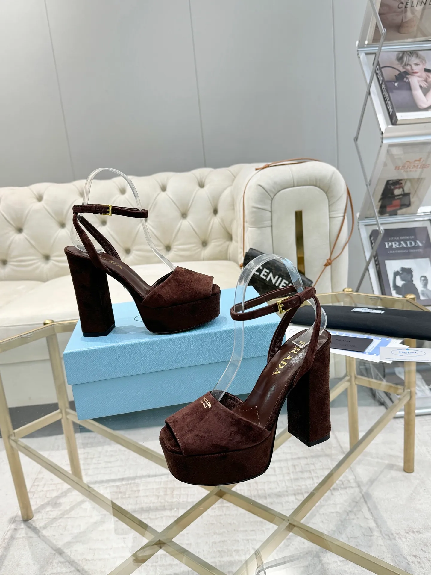 👟👟Ex-factory price 600👟👟 (imitation leather bottom-20) New arrival 👉Ready stock👈Remove the original board and make a 1:1 replica‼ ️The highest version ✅ Prada's early spring catwalk hot style 😘The latest spring style thick square toe water platform series (genuine leather outsole), (simulated leather sole) goddess must-have for super beautiful feet 👉The upper is made of imported original calfskin, soft and textured, lining + foot pads, imported sheepskin lining, breathable and comfortable, private model water platform, heel, water platform 3.5M, heel height 12M Code number 35M-39M (34 40 41 42 43 is custom-made and cannot be returned or exchanged)